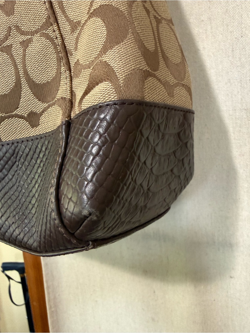 Coach Charlie Signature Python Hobo style - Picture 12 of 12
